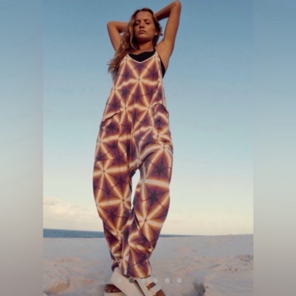 FREE PEOPLE Movement Printed Hot Shot Onesie in Desert Daze - Picture 2 of 8